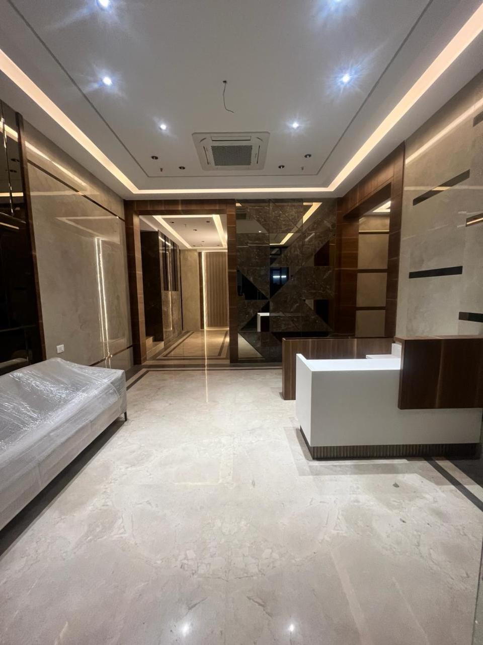 Hsquare Luxury Apartments Goregaon Mumbai Exterior photo